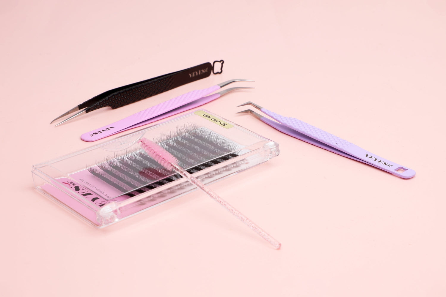 Behind Every Beautiful Lash: The Brushes That Shape the Art