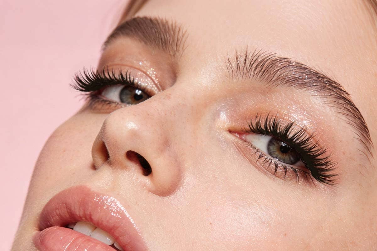 How to Choose the Right Eyelash Extension Adhesive Remover