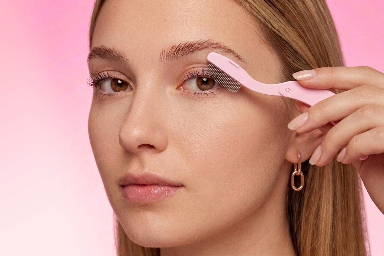 Lash Comb: An Essential Tool for Lash Extensions