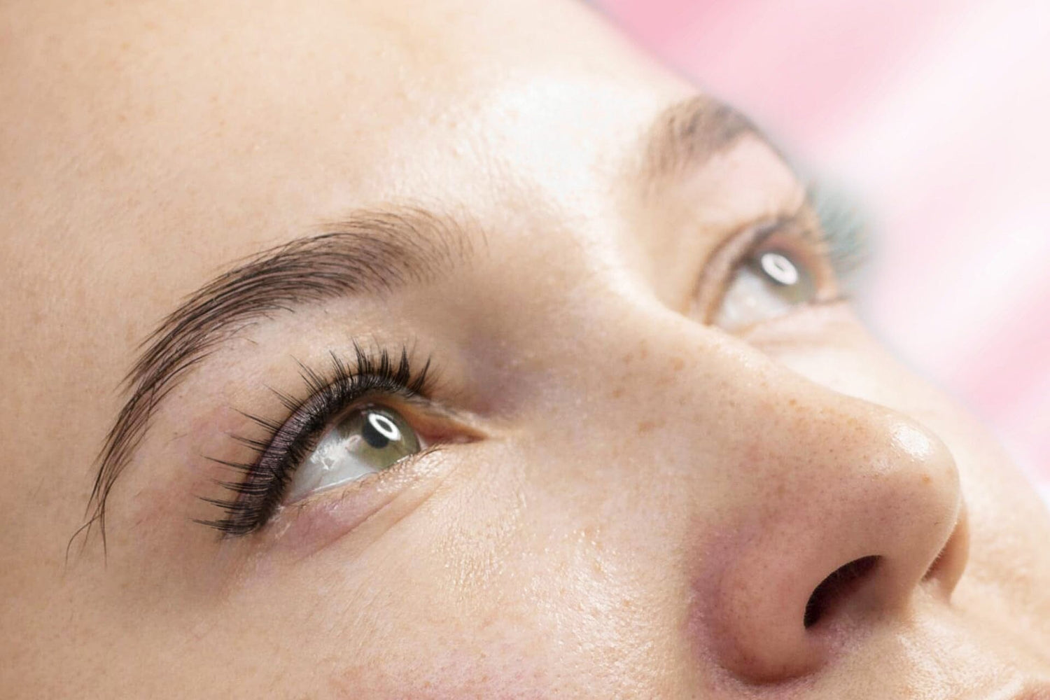 Naturally Lifted, Beautifully Curled: Discover the VEYES Lash Lift Kit