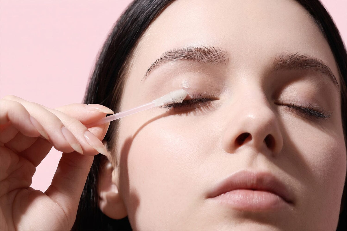Simplify Your Lash Prep with VEYES Single-Use Primer Swabs