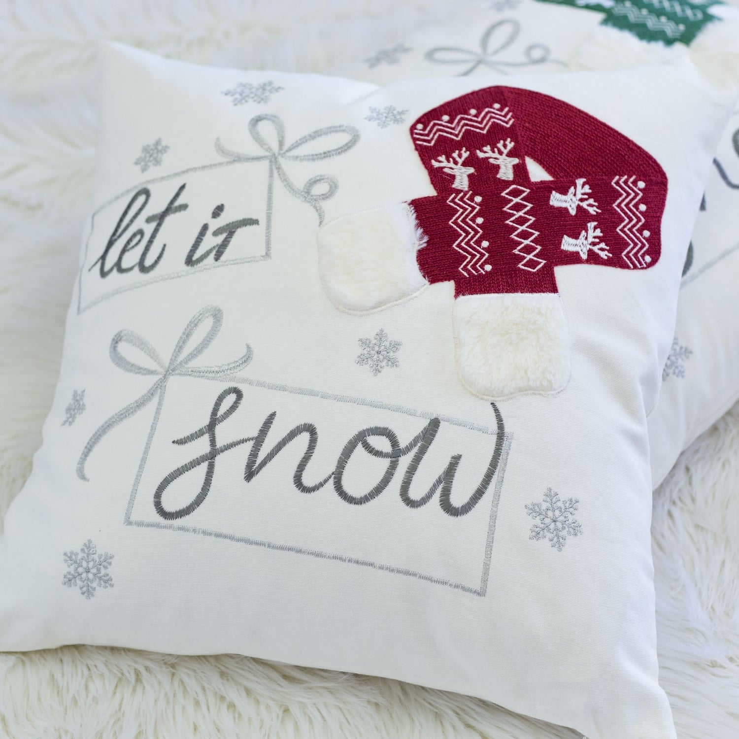 Snow Christmas Throw Pillow VEYELASH Default 